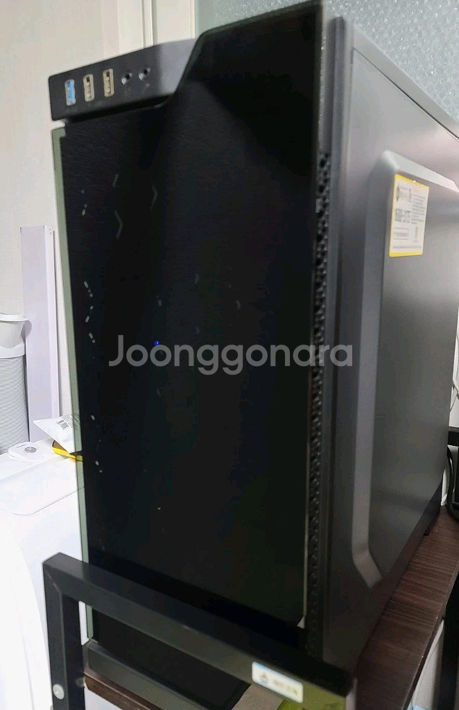 깨끗하고 조용하며 상태 좋은 i7 게임용 본체 팝니다.--0