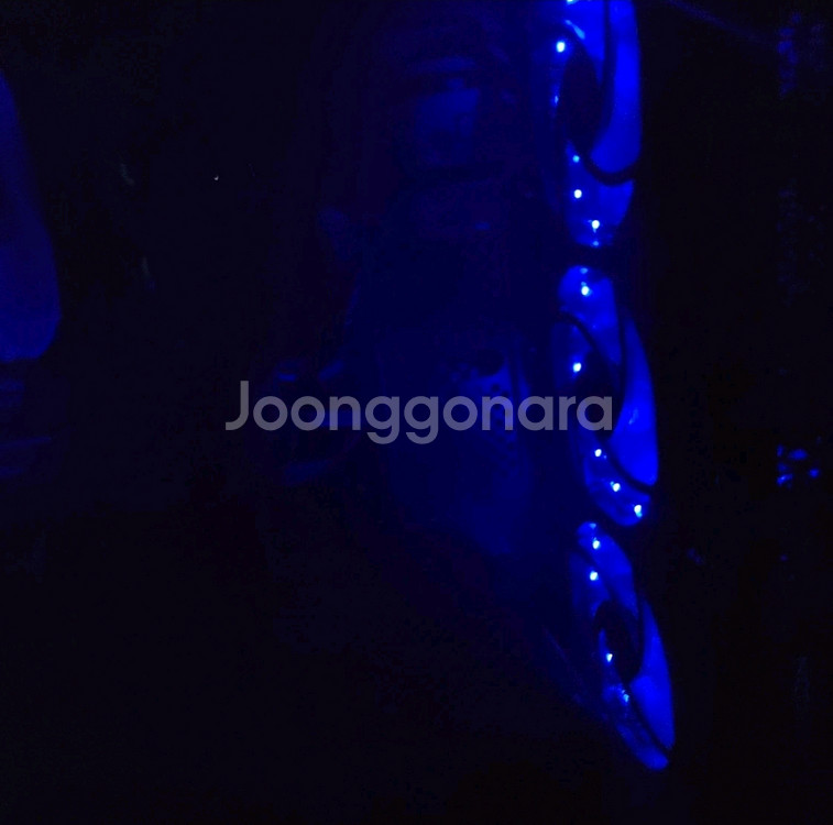깨끗하고 조용하며 상태 좋은 i7 게임용 본체 팝니다.--1