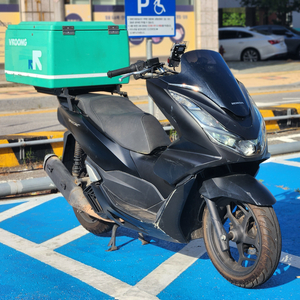 22년식 pcx125 5.9만km 배달셋팅 판매합니다
