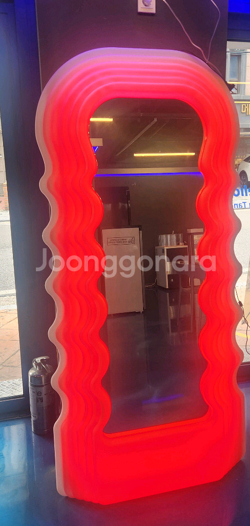 LED 물결 거울 스탠드 전신 거울 업소용 인테리어소품--2
