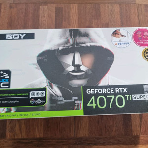 RTX 4070 Ti SUPER WHITE 그래픽카드