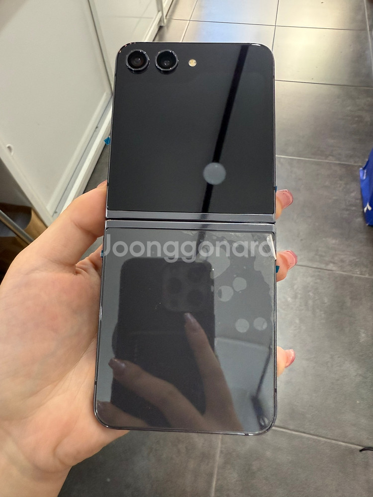센터판)갤럭시Z플립5 256GB 그라파이트/ Y957--1