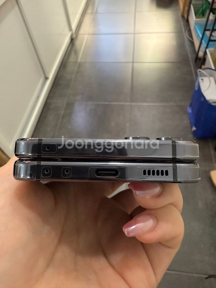 센터판)갤럭시Z플립5 256GB 그라파이트/ Y957--2