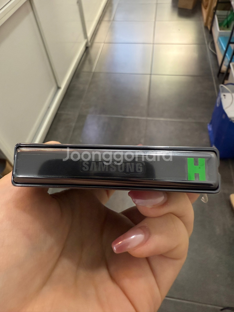 센터판)갤럭시Z플립5 256GB 그라파이트/ Y957--4