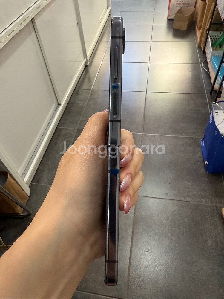 센터판)갤럭시Z플립5 256GB 그라파이트/ Y957--6
