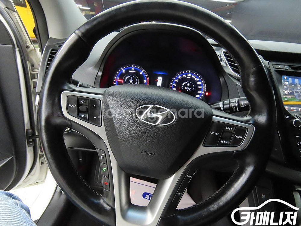 [현대]i40Saloon 1.7 VGT D 스펙 #앱특--9