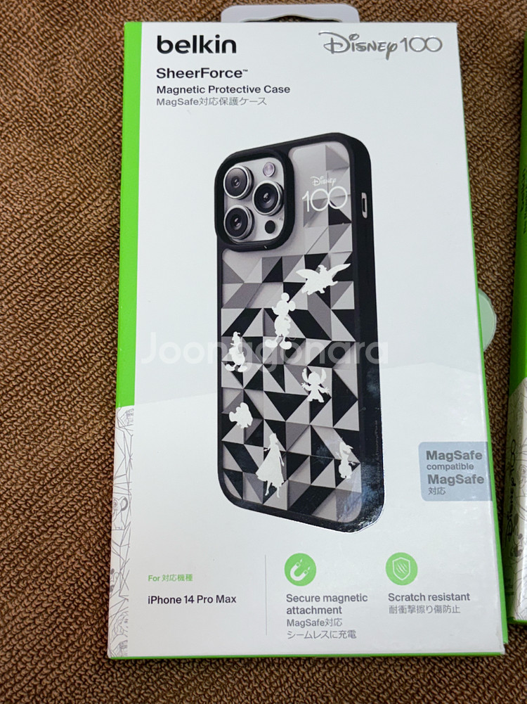 Belkin iPhone 14 Pro Max case--0