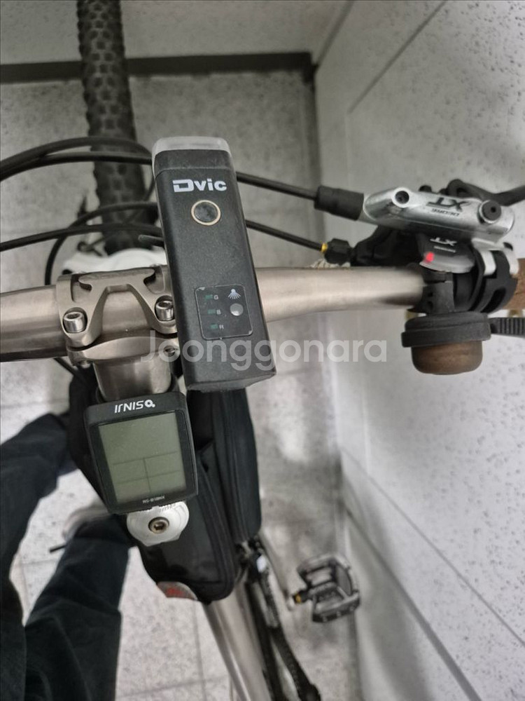 엘파마 록손 티타늄 XT 17인치 판매합니다--2
