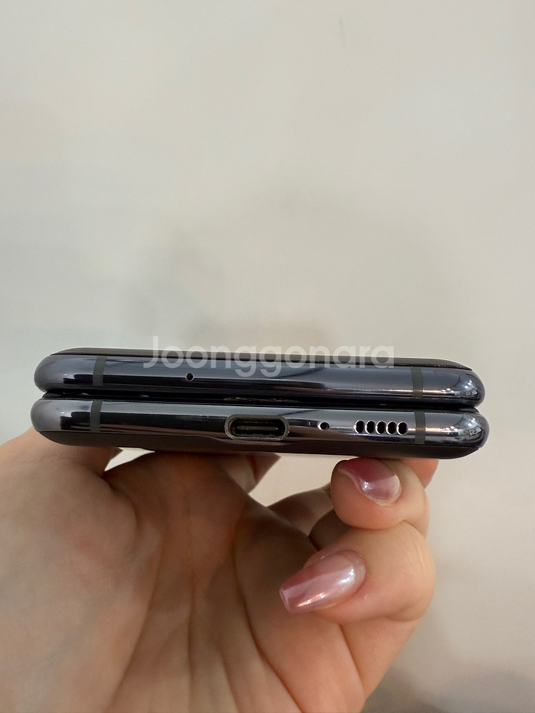 무잔상)갤럭시Z플립 5G 256GB 그레이/ Y968--3