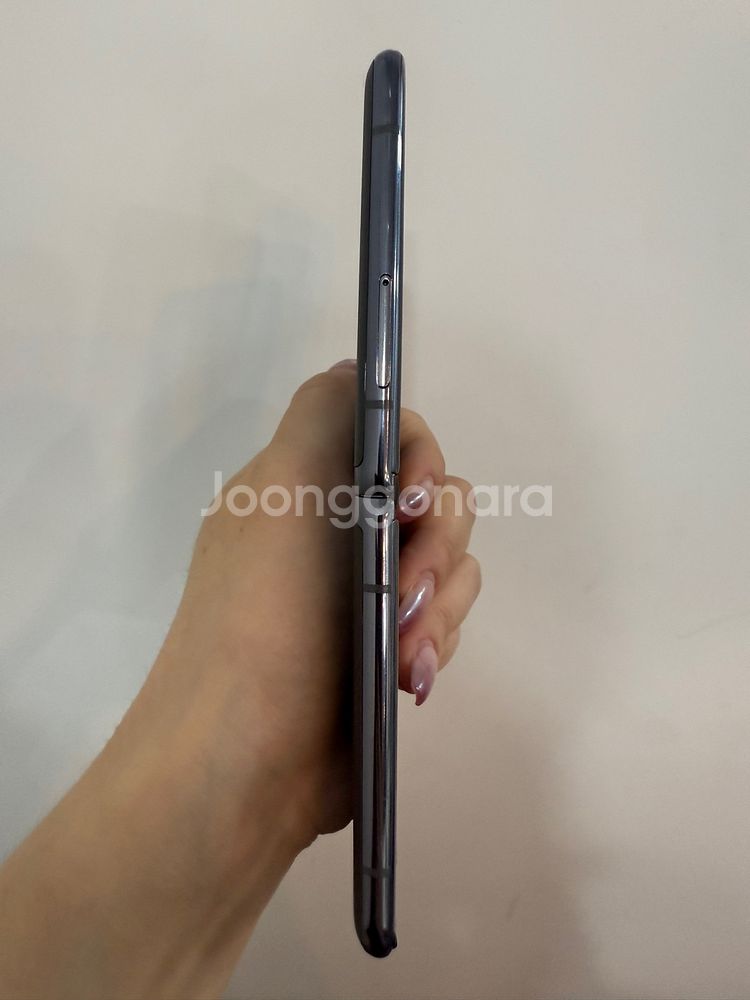 무잔상)갤럭시Z플립 5G 256GB 그레이/ Y968--4
