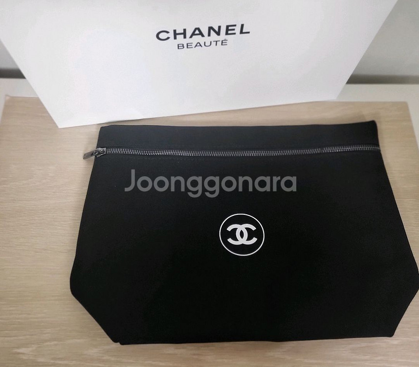 정품) 새제품 샤넬 파우치 (코스메틱)--2