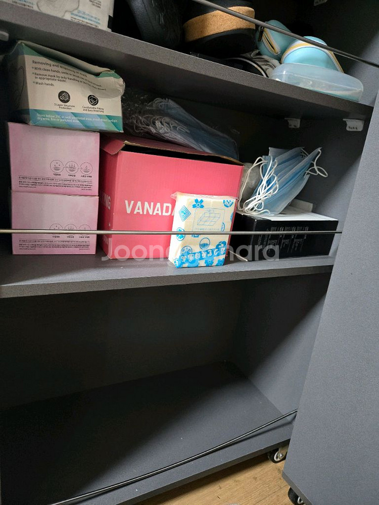 바퀴로 끌어서 한눈에 정리보이고 최강수납력 선반장--5