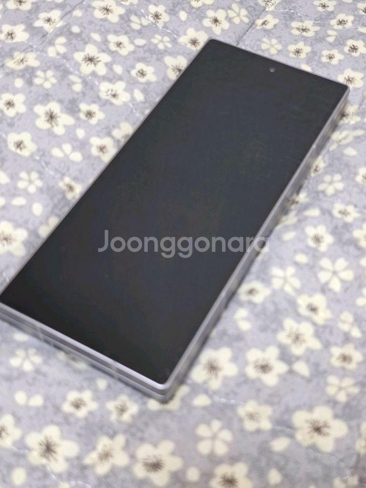 갤럭시Z폴드6 512GB 실버색상 판매합니다.--11