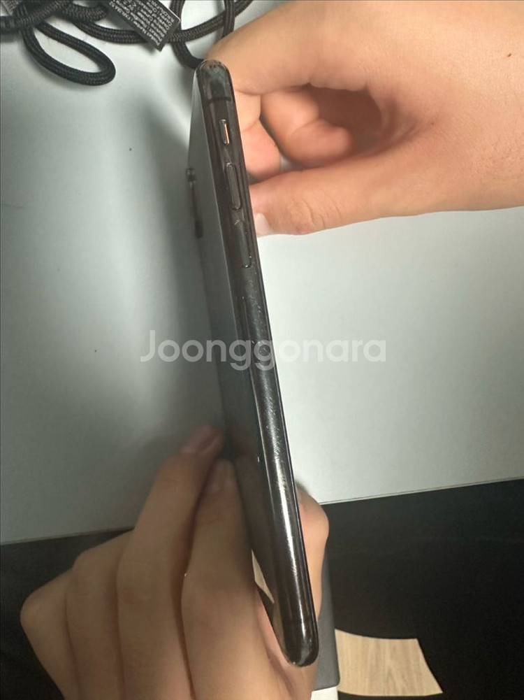 아이폰 xs 잉크 터졌고 터치는 되요 작동은 잘됨--6