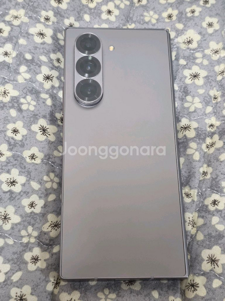 갤럭시Z폴드6 512GB 실버색상 판매합니다.--16