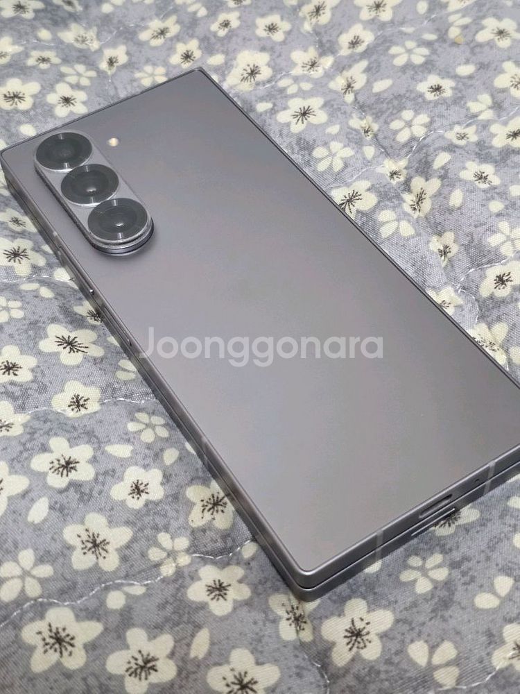 갤럭시Z폴드6 512GB 실버색상 판매합니다.--15