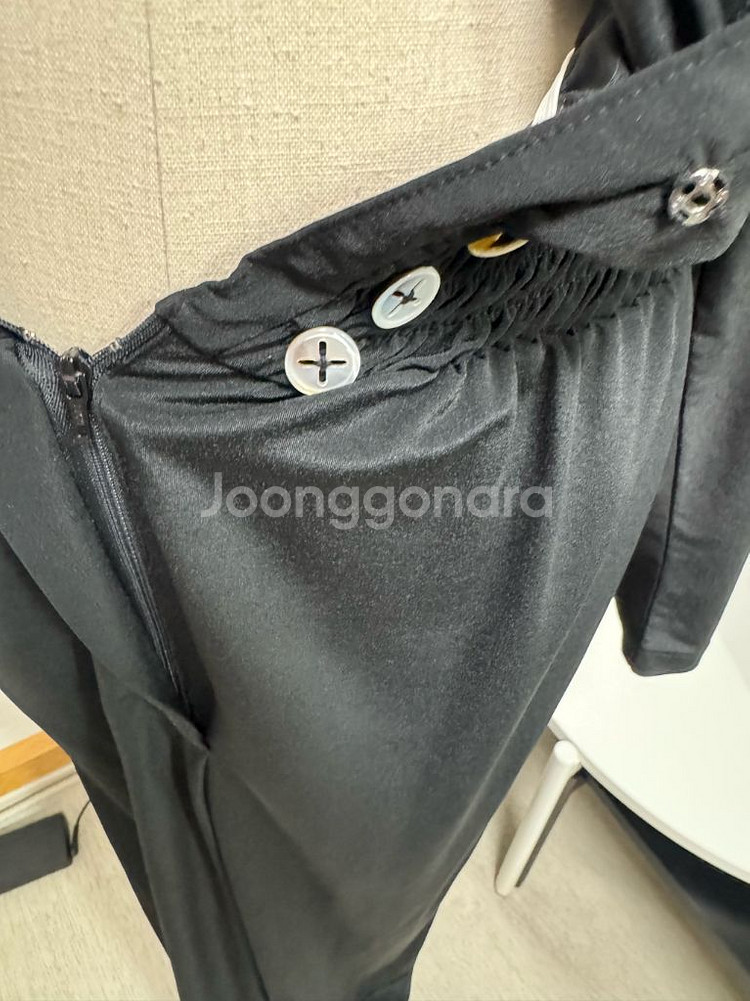 귀여운 단추 여름 블랙 맥시 점프수트--7