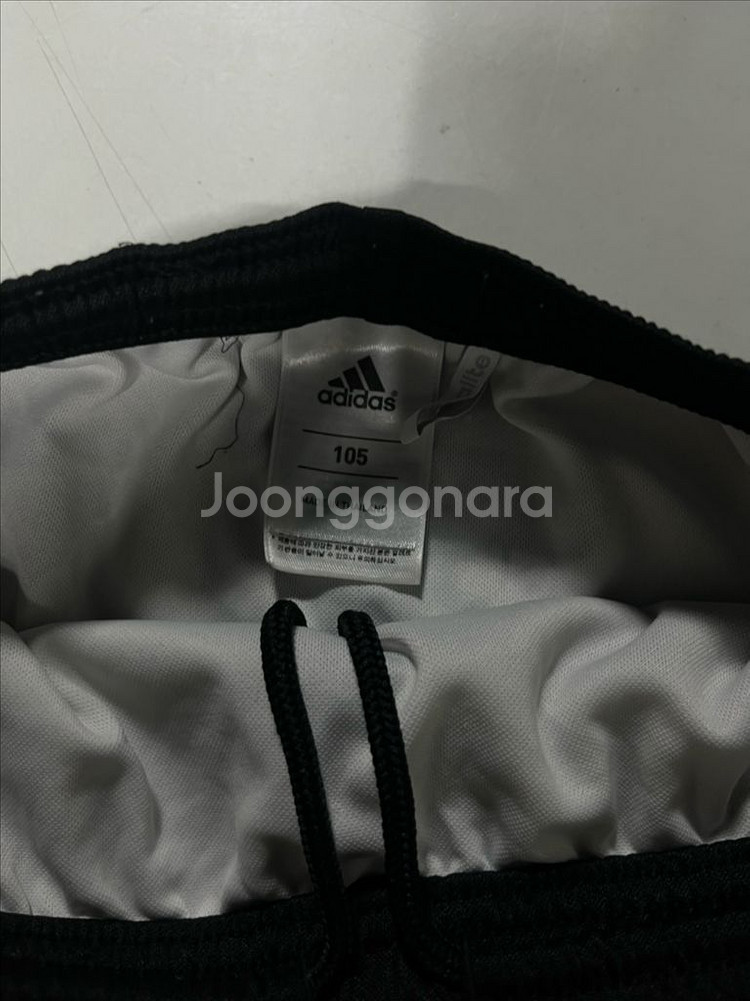 33-34 아디다스 기능성 스판 밴딩 반바지--2