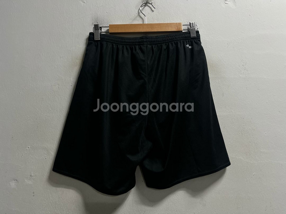 33-34 아디다스 기능성 스판 밴딩 반바지--3