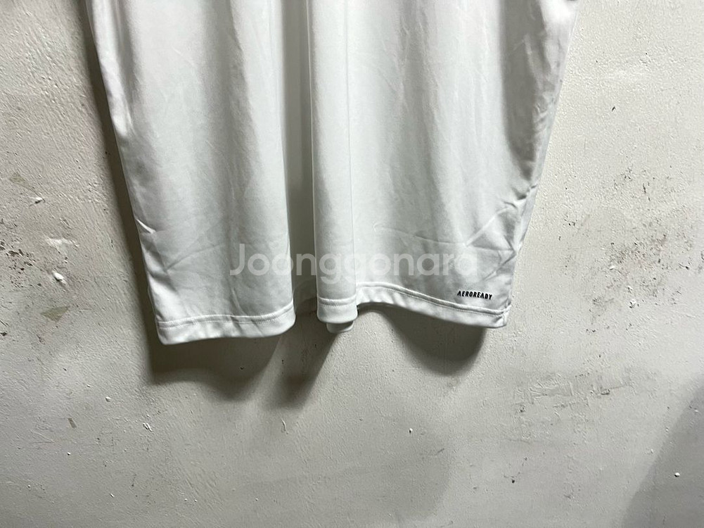 105 아디다스 기능성 스판 반팔티--2