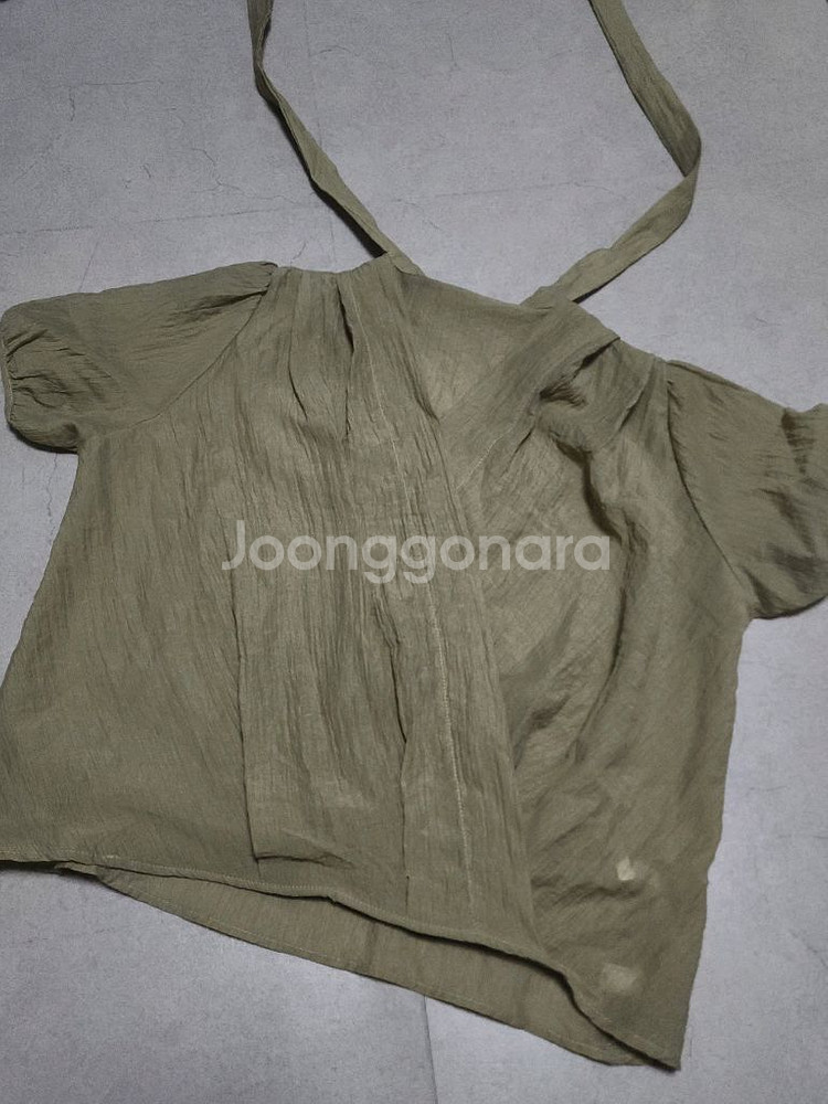 (카키색상) 랩 블라우스 하객룩--4