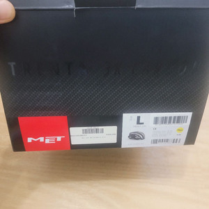 met 헬멧 판매합니다