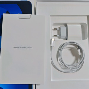 아이패드에어5 64G 블루 박스와 구성품