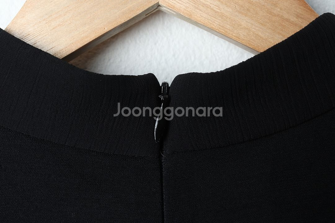 W(L) 발렌시아 드레스 원피스 반팔 브이넥 블랙--6