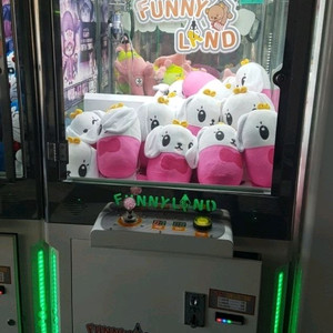 퍼니랜드 인형뽑기 삽니다.