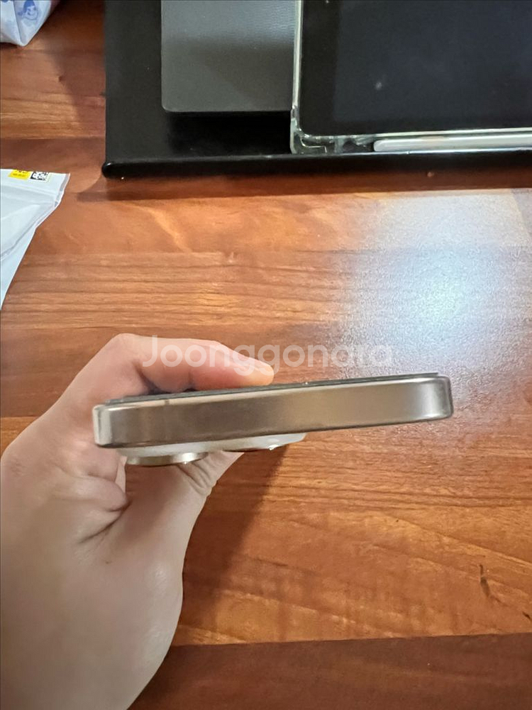 아이폰16프로 512gb 데저트 티타늄--3