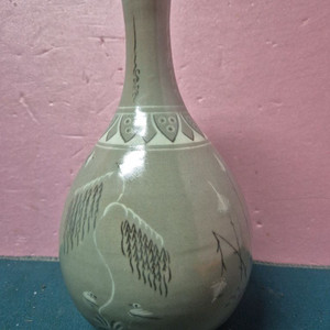 강진청자주병(버드나무문) 이미지