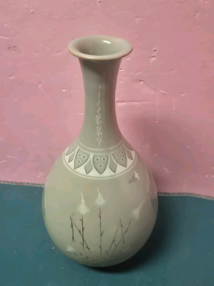 강진청자주병(버드나무문) 이미지