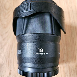파나소닉 루믹스 S 18mm F1.8 단렌즈 팝니다.