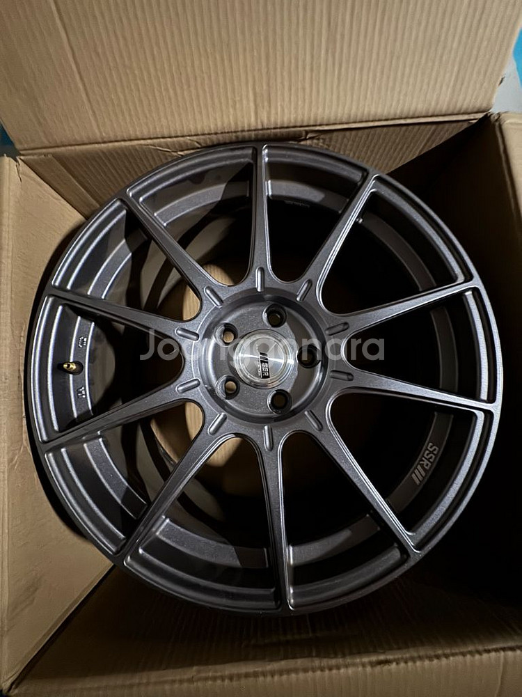 SSR GTX-01 19인치 8.5J 45 4짝 동일--1
