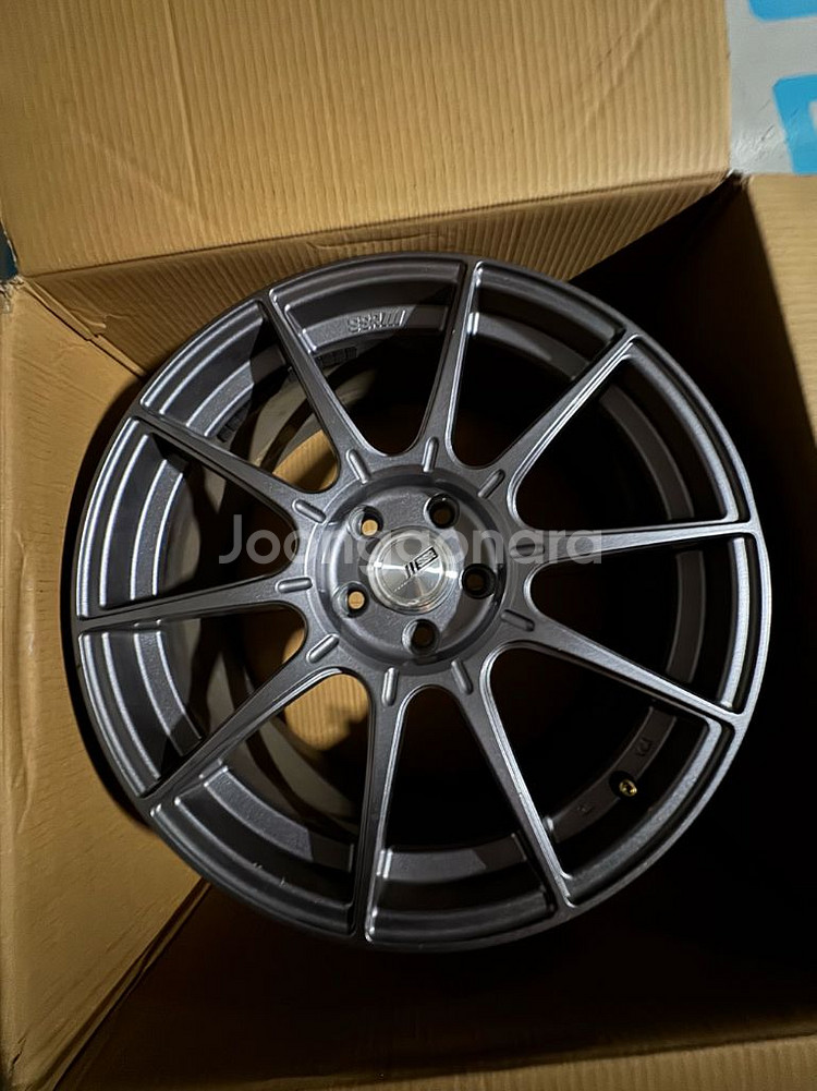 SSR GTX-01 19인치 8.5J 45 4짝 동일--2