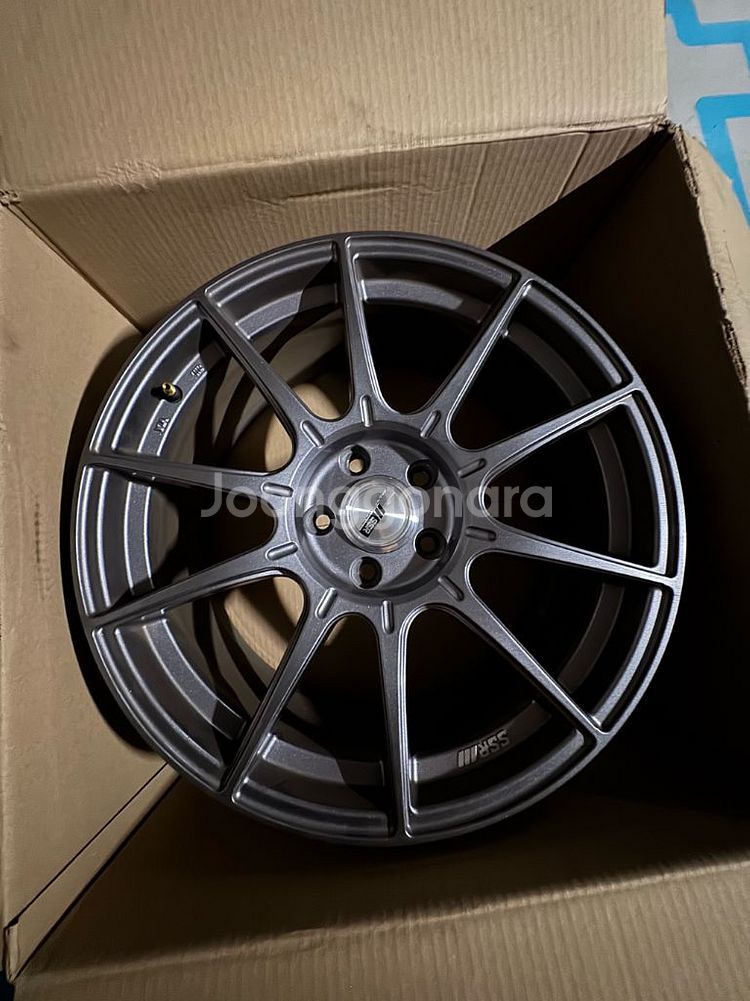 SSR GTX-01 19인치 8.5J 45 4짝 동일--0