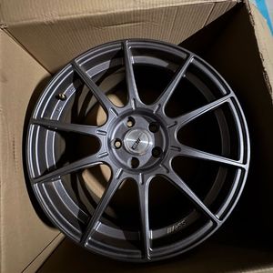SSR GTX-01 19인치 8.5J 45 4짝 동일