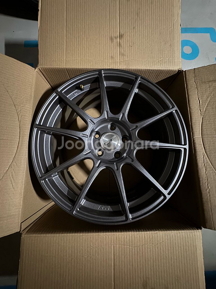 SSR GTX-01 19인치 8.5J 45 4짝 동일--3