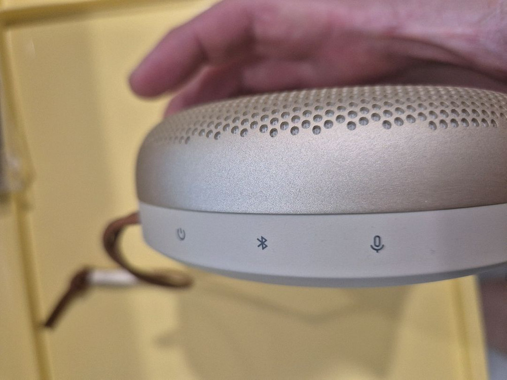 베오사운드 A1 2세대 골드--3