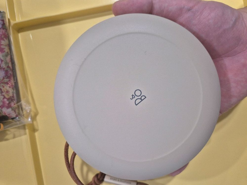 베오사운드 A1 2세대 골드--2