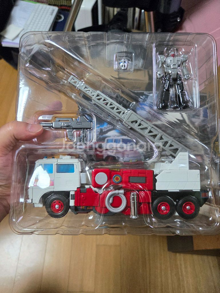 트랜스포머 MP-37 아트파이어 팝니다.--3