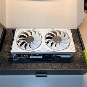 보증O)PNY RTX 4060 OC 화이트