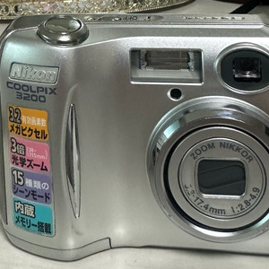 니콘 쿨픽스 3200 디카