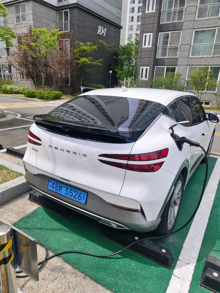 제네시스 gv60 이미지