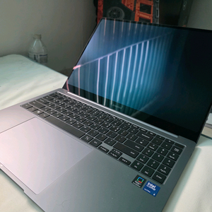 갤럭시북4프로 16인치,32G,1TB 팝니다.