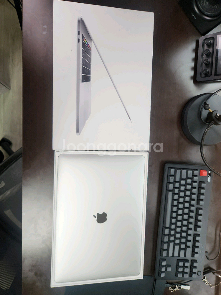 맥북 프로 2019 15인치 i9 16GB 512GB--0