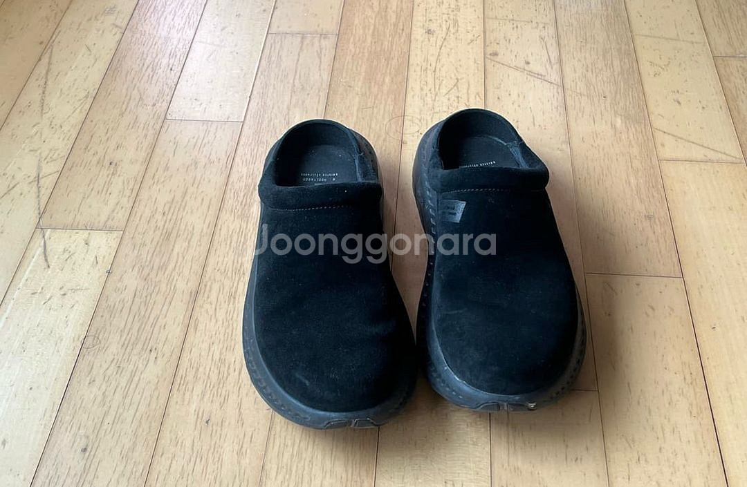 ugg 화이트 마운티어링 265--0