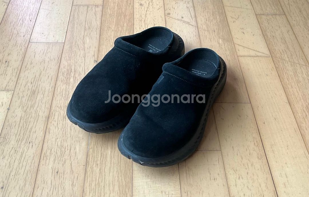 ugg 화이트 마운티어링 265--1