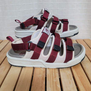 뉴발란스 멀티 샌들 260