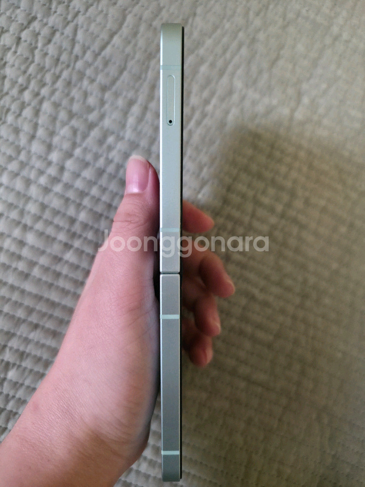 갤럭시 z플립6 512gb 민트 (skt) 팝니다.--1